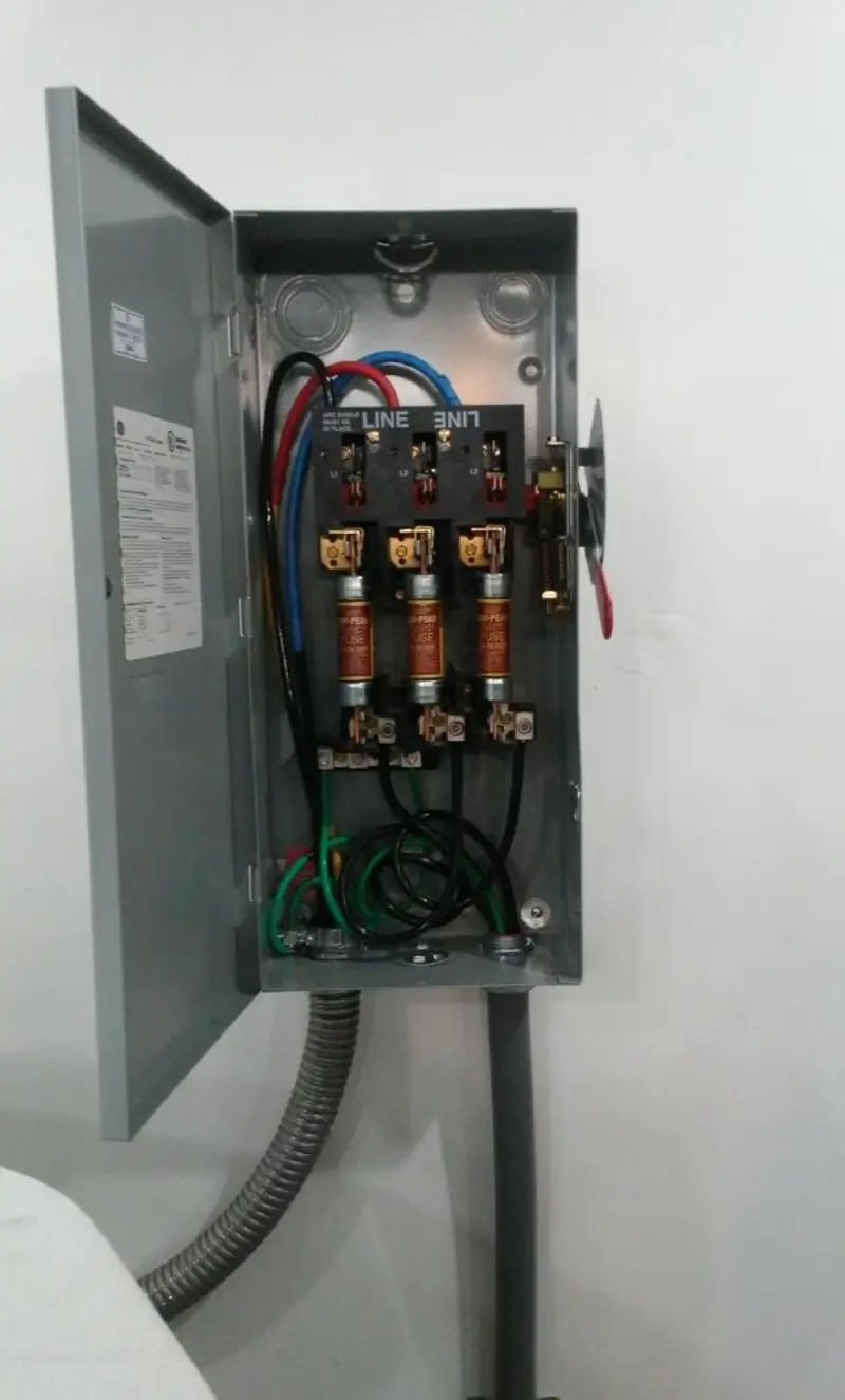 Three-phase disconnect switch installed for Smoke Detector Installation in Boca Raton
